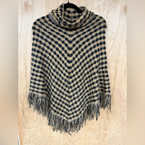 Big Buddha Black and Tan Checkered Poncho - Picture 1 of 4
